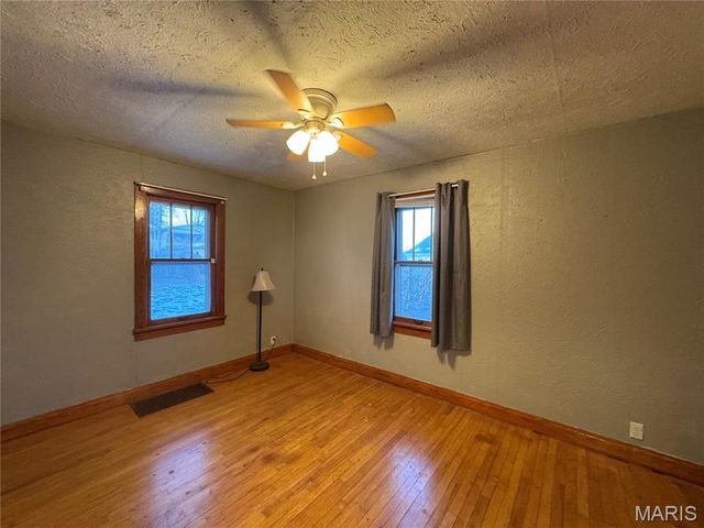 955 S 3rd Street, Festus, MO 63028