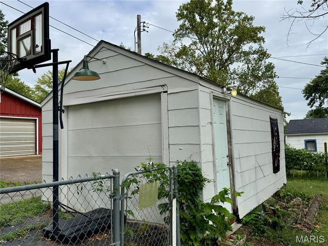 955 S 3rd Street, Festus, MO 63028