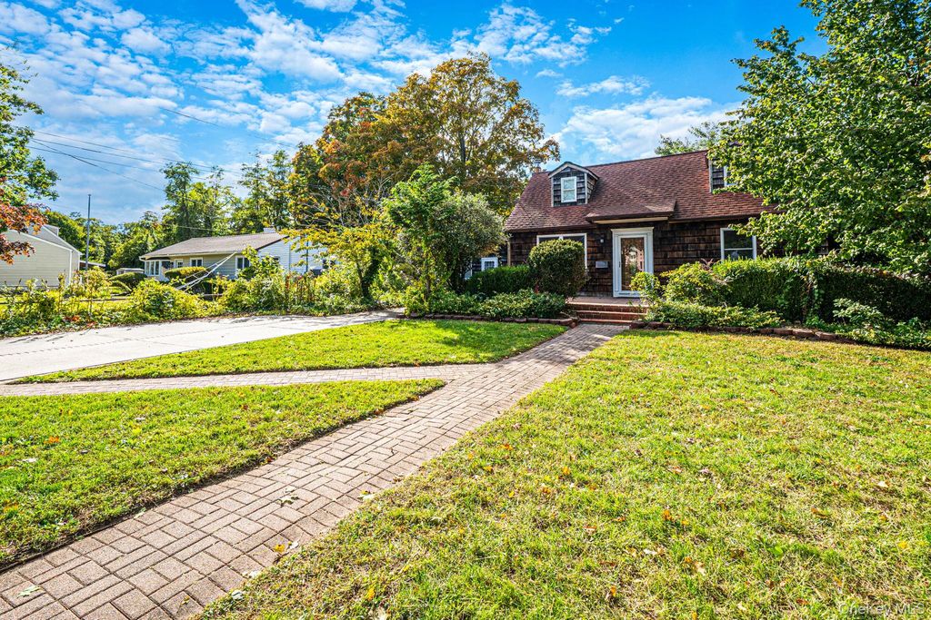 1041 Joselson Avenue, Bay Shore, NY 11706 — photo 3
