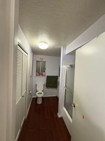 402 Virginia Street NE, Albuquerque, NM 87108