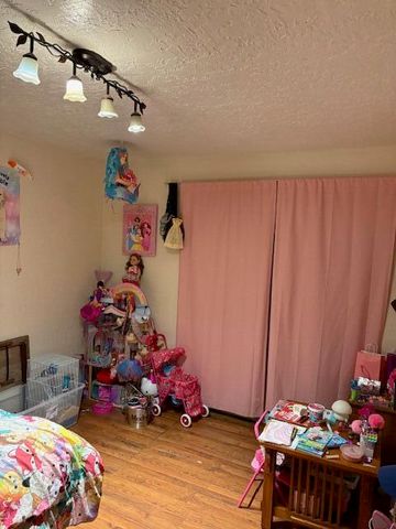 402 Virginia Street NE, Albuquerque, NM 87108