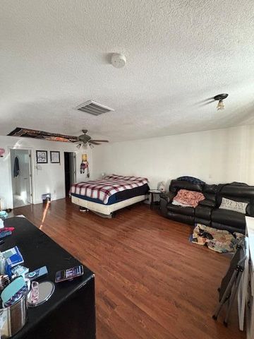 402 Virginia Street NE, Albuquerque, NM 87108