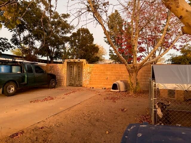 402 Virginia Street NE, Albuquerque, NM 87108