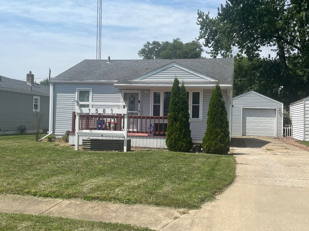 1581 S 4th Avenue, Kankakee, IL 60901