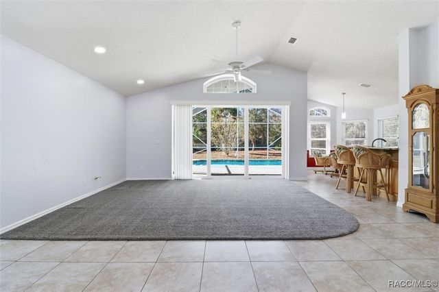 5204 N Tumblewood Drive, Crystal River, FL 34428