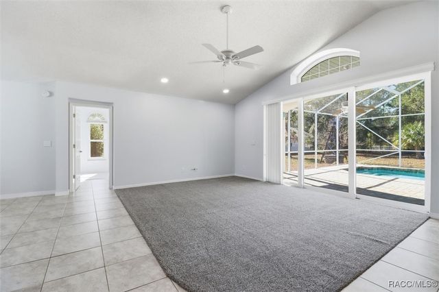 5204 N Tumblewood Drive, Crystal River, FL 34428