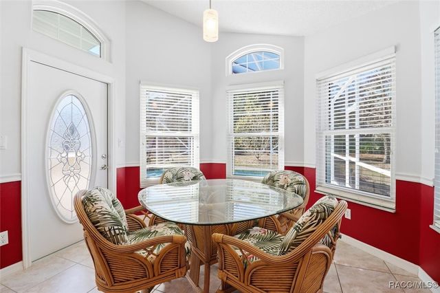 5204 N Tumblewood Drive, Crystal River, FL 34428