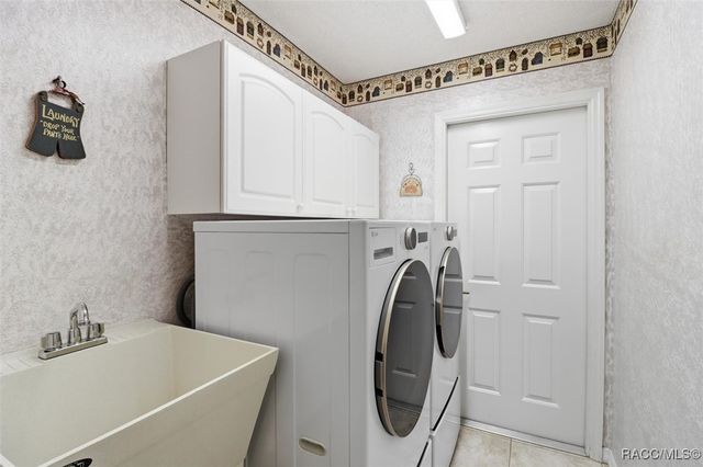 5204 N Tumblewood Drive, Crystal River, FL 34428