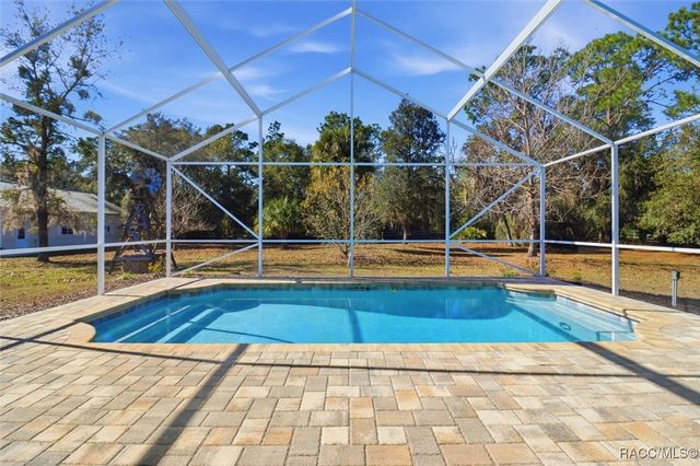 5204 N Tumblewood Drive, Crystal River, FL 34428