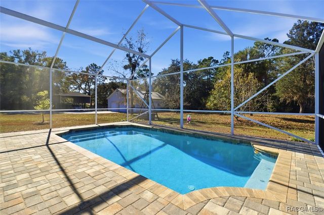 5204 N Tumblewood Drive, Crystal River, FL 34428