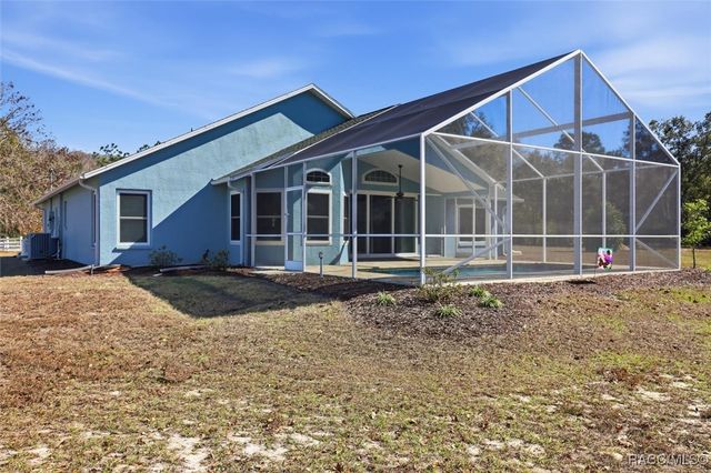 5204 N Tumblewood Drive, Crystal River, FL 34428