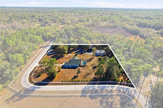 5204 N Tumblewood Drive, Crystal River, FL 34428