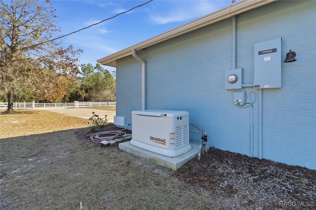 5204 N Tumblewood Drive, Crystal River, FL 34428