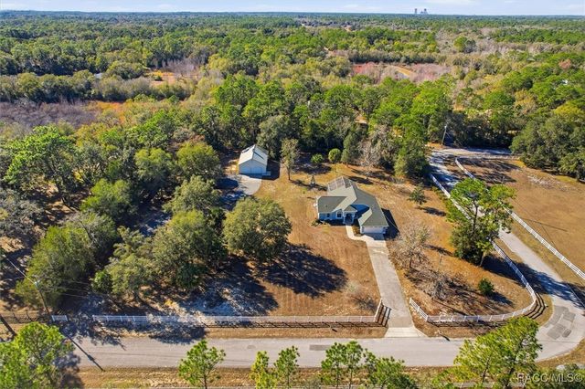 5204 N Tumblewood Drive, Crystal River, FL 34428