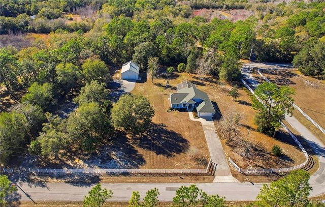 5204 N Tumblewood Drive, Crystal River, FL 34428