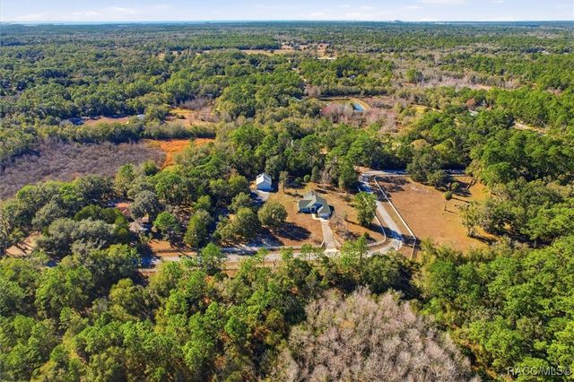 5204 N Tumblewood Drive, Crystal River, FL 34428