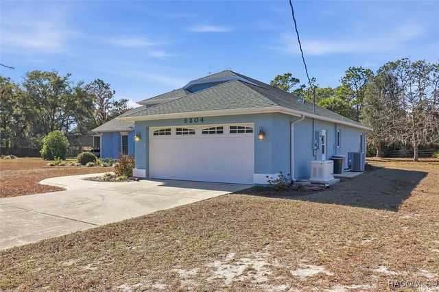 5204 N Tumblewood Drive, Crystal River, FL 34428