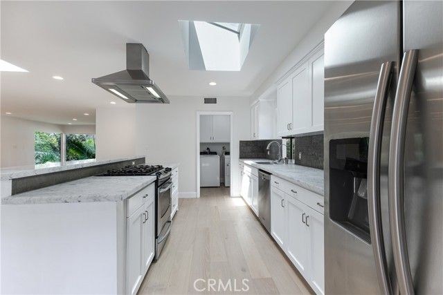 11500 Dona Cecilia Drive, Studio City (los Angeles), CA 91604