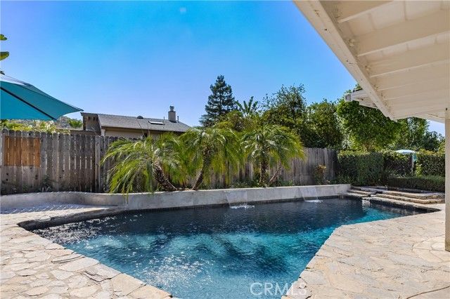 11500 Dona Cecilia Drive, Studio City (los Angeles), CA 91604