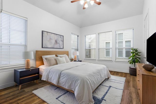 1303 Sherwood Point Lane, Houston, TX 77043