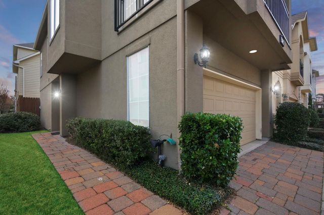 1303 Sherwood Point Lane, Houston, TX 77043