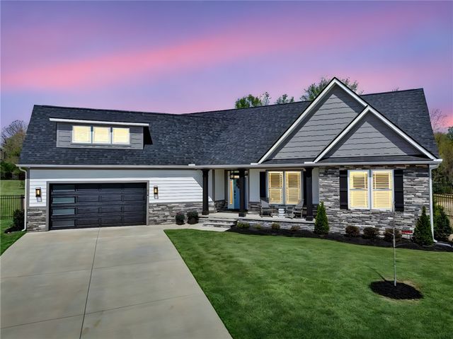 416 Drovers Court, Travelers Rest, SC 29690