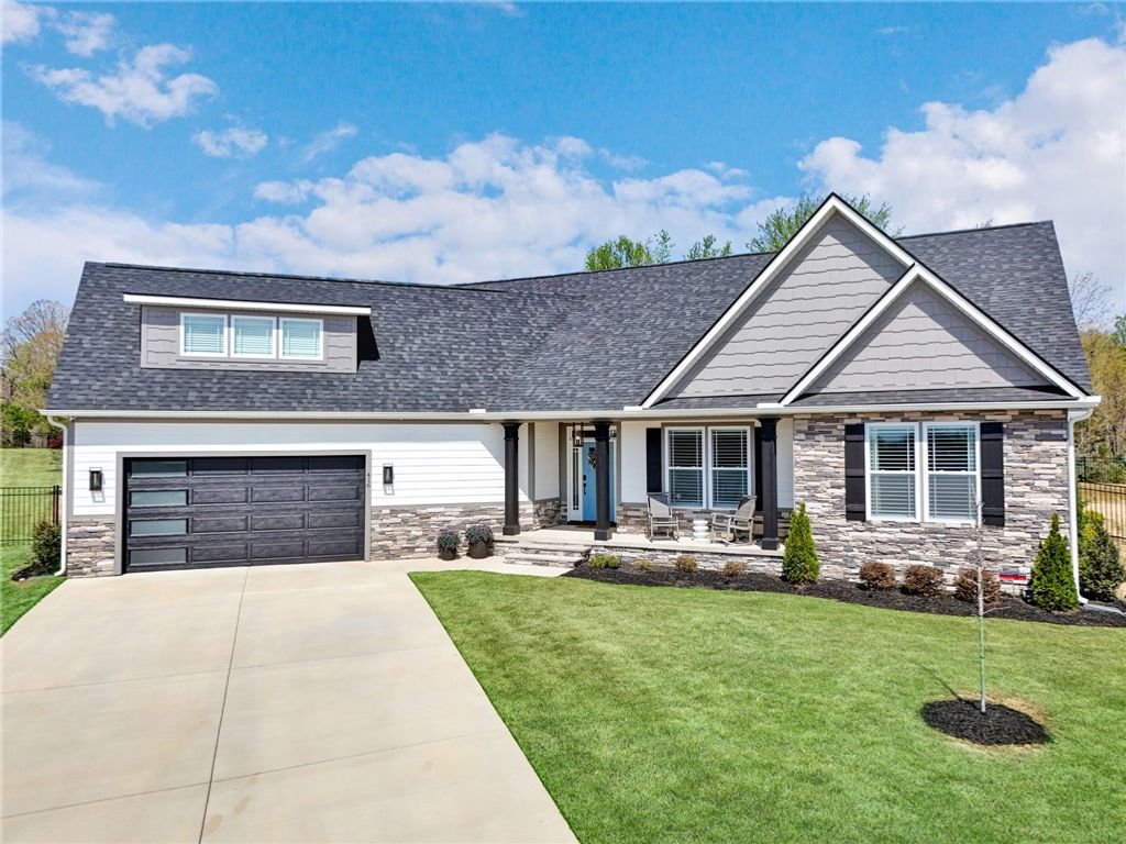 416 Drovers Court, Travelers Rest, SC 29690