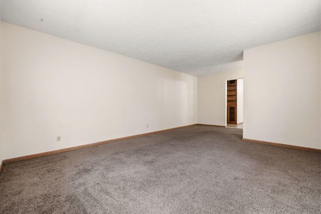 1538 E Lindberg Street, Springfield, MO 65804