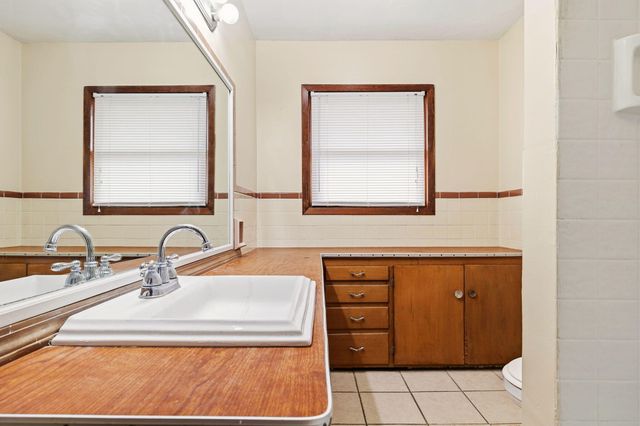 1538 E Lindberg Street, Springfield, MO 65804