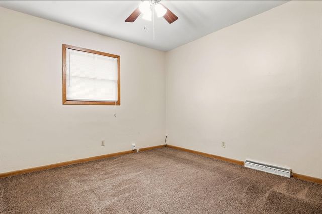 1538 E Lindberg Street, Springfield, MO 65804