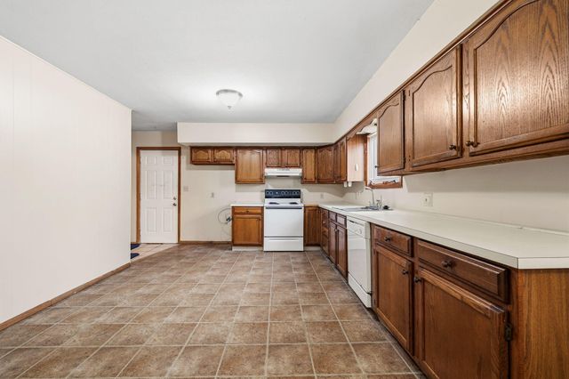 1538 E Lindberg Street, Springfield, MO 65804