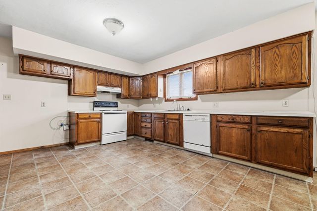 1538 E Lindberg Street, Springfield, MO 65804