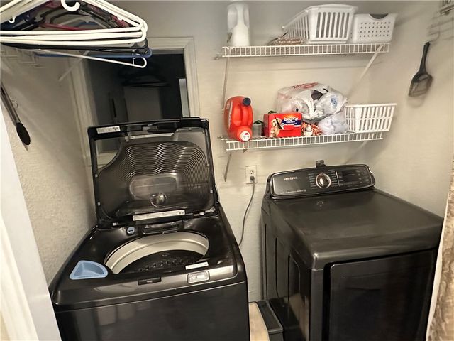 1220 W Johnston Ave, Kingsville, TX 78363