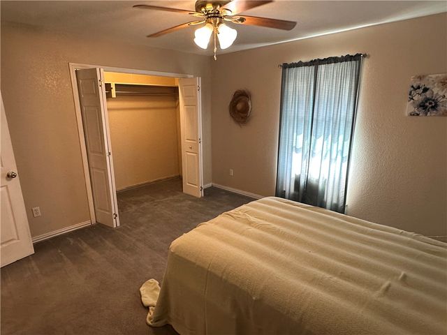 1220 W Johnston Ave, Kingsville, TX 78363