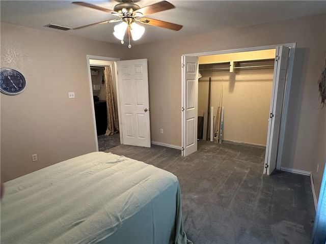 1220 W Johnston Ave, Kingsville, TX 78363