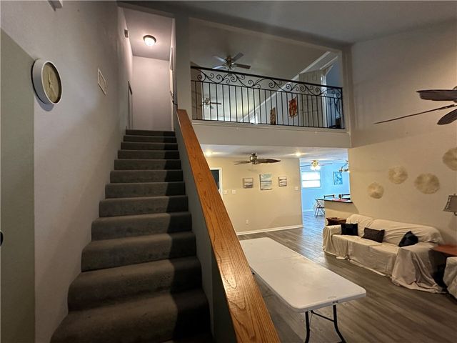 1220 W Johnston Ave, Kingsville, TX 78363