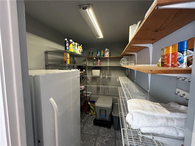 1220 W Johnston Ave, Kingsville, TX 78363