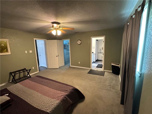 1220 W Johnston Ave, Kingsville, TX 78363