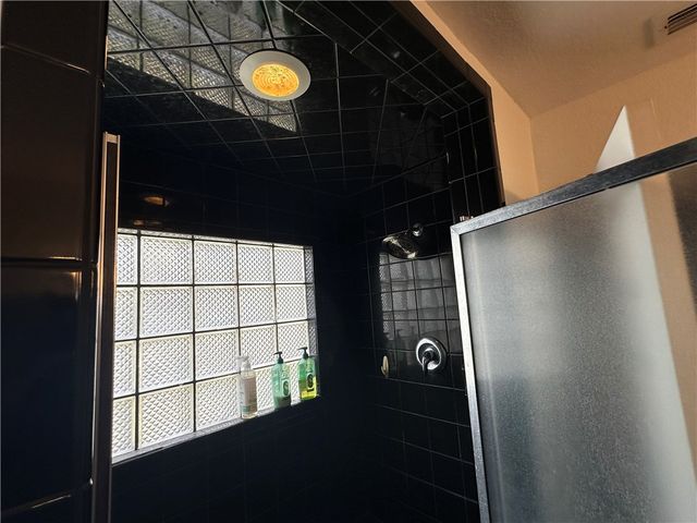 1220 W Johnston Ave, Kingsville, TX 78363