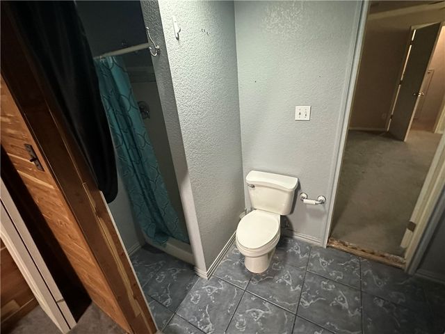 1220 W Johnston Ave, Kingsville, TX 78363