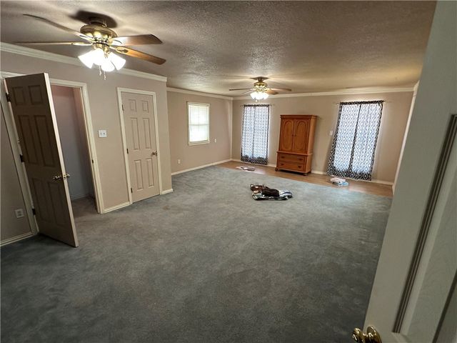 1220 W Johnston Ave, Kingsville, TX 78363