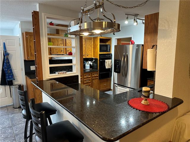 1220 W Johnston Ave, Kingsville, TX 78363