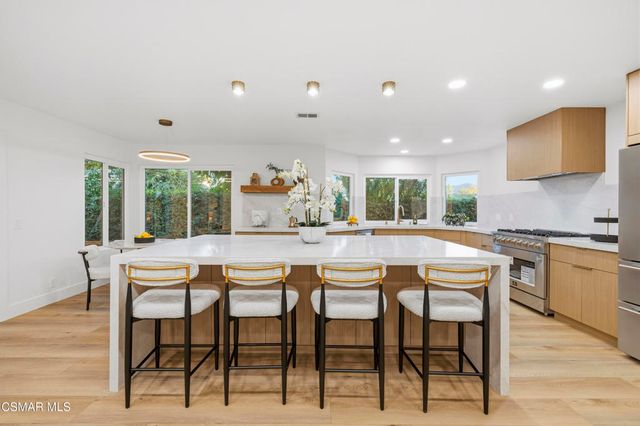 5834 Woodglen Drive, Agoura Hills, CA 91301