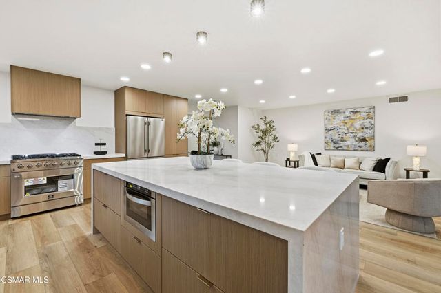 5834 Woodglen Drive, Agoura Hills, CA 91301