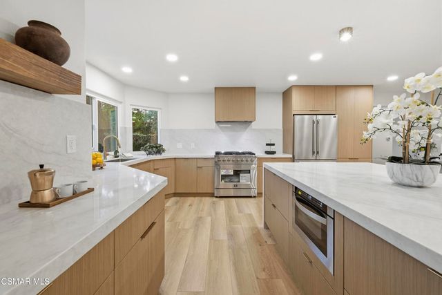 5834 Woodglen Drive, Agoura Hills, CA 91301