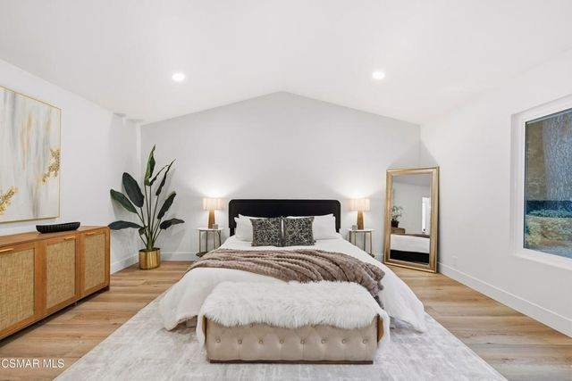 5834 Woodglen Drive, Agoura Hills, CA 91301