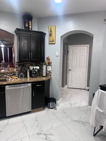 2336 Center Stone Lane, Riviera Beach, FL 33404