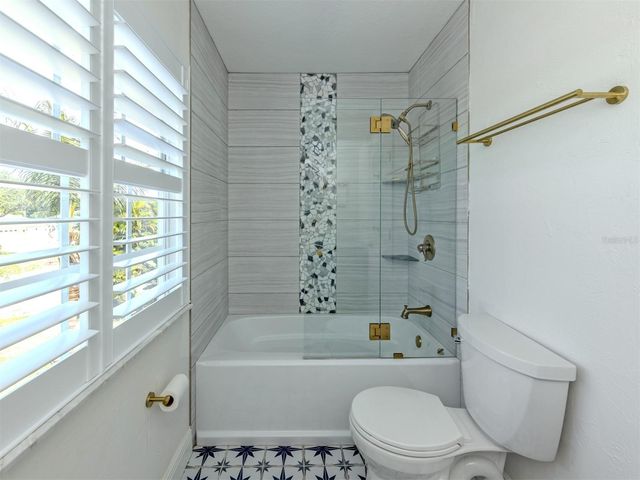 1533 FUNDY ROAD, Venice, FL 34293