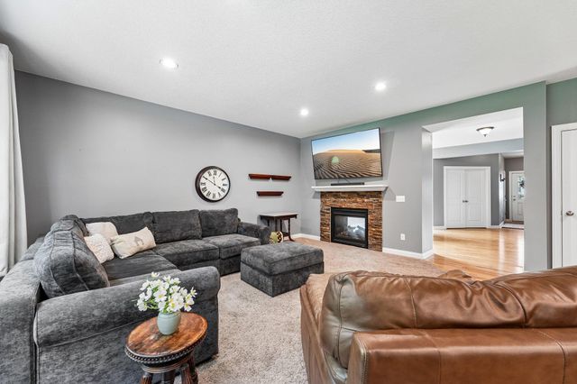 3350 Malcom Court SW, Prior Lake, MN 55372