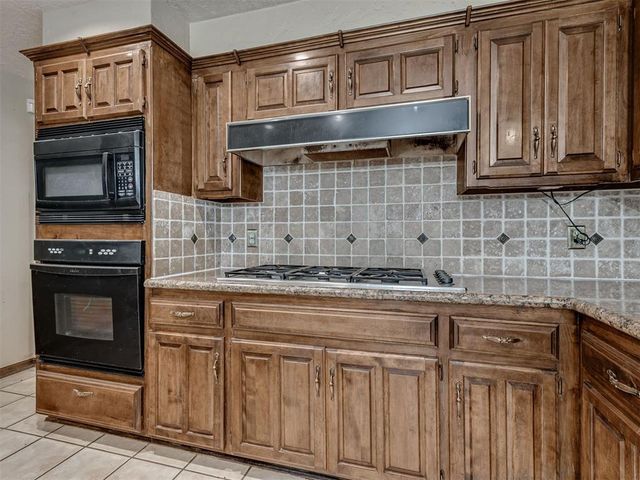 3328 Willow Brook Road, Oklahoma City, OK 73120